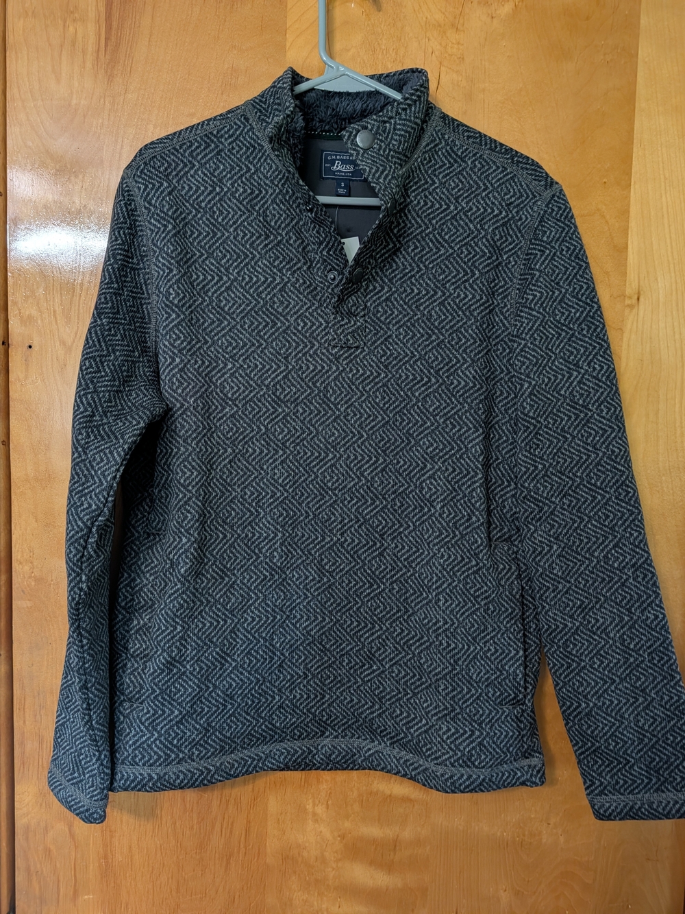 G.H. Bass & Co. Charcoal and Light Gray Zigzag Pullover Sweater